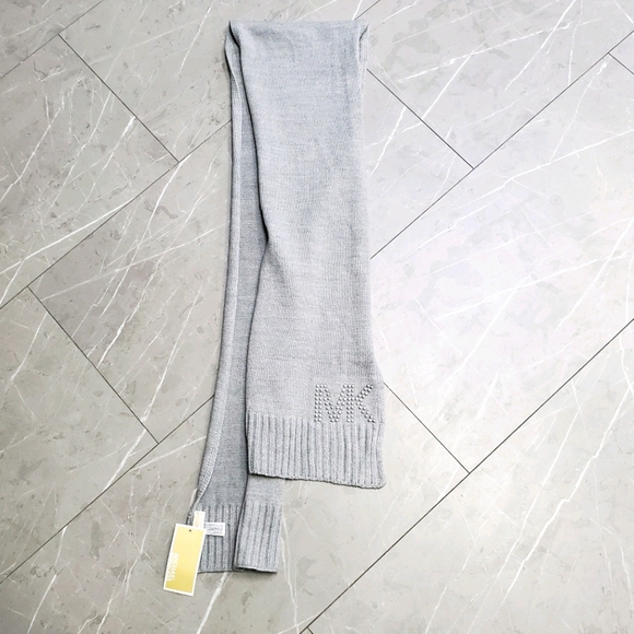 Scarf - Picture 1 of 4